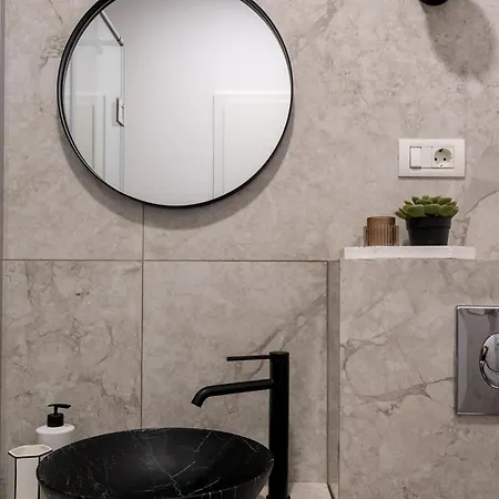 Apartament Downtown Close To Cismigiu & Universitatii Bucureşti